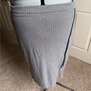 Worthington Herringbone Skirt with Black Trim and Faux Zipper- size 24